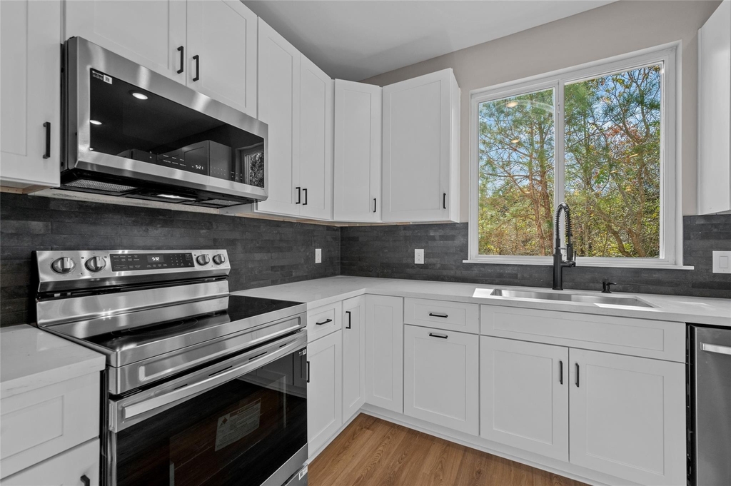 28407 Champion Oaks Drive - Photo 16