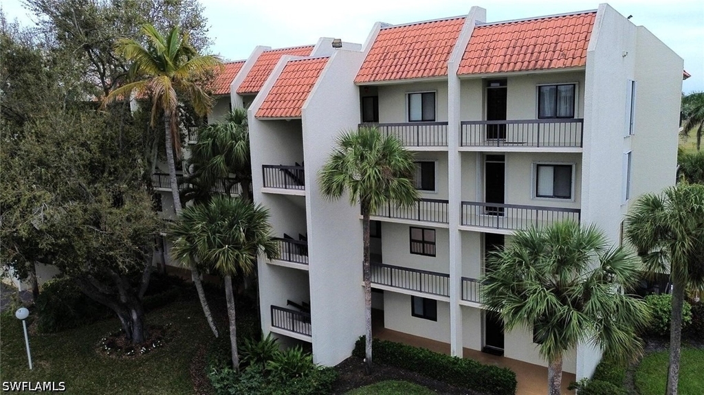 3050 Presidential Way - Photo 0