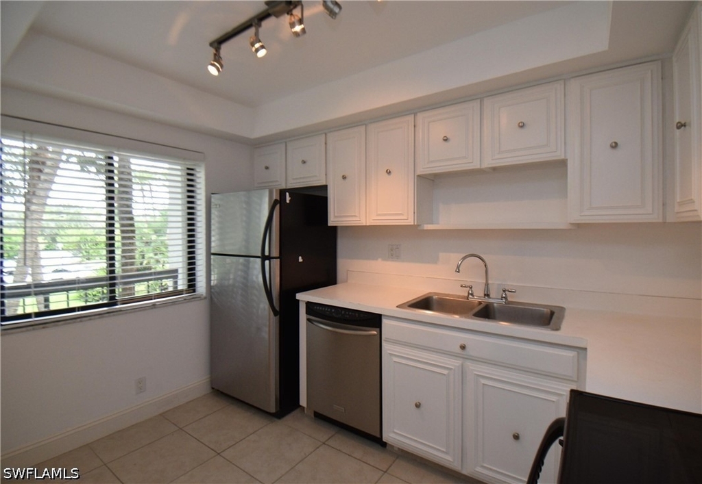 3050 Presidential Way - Photo 6