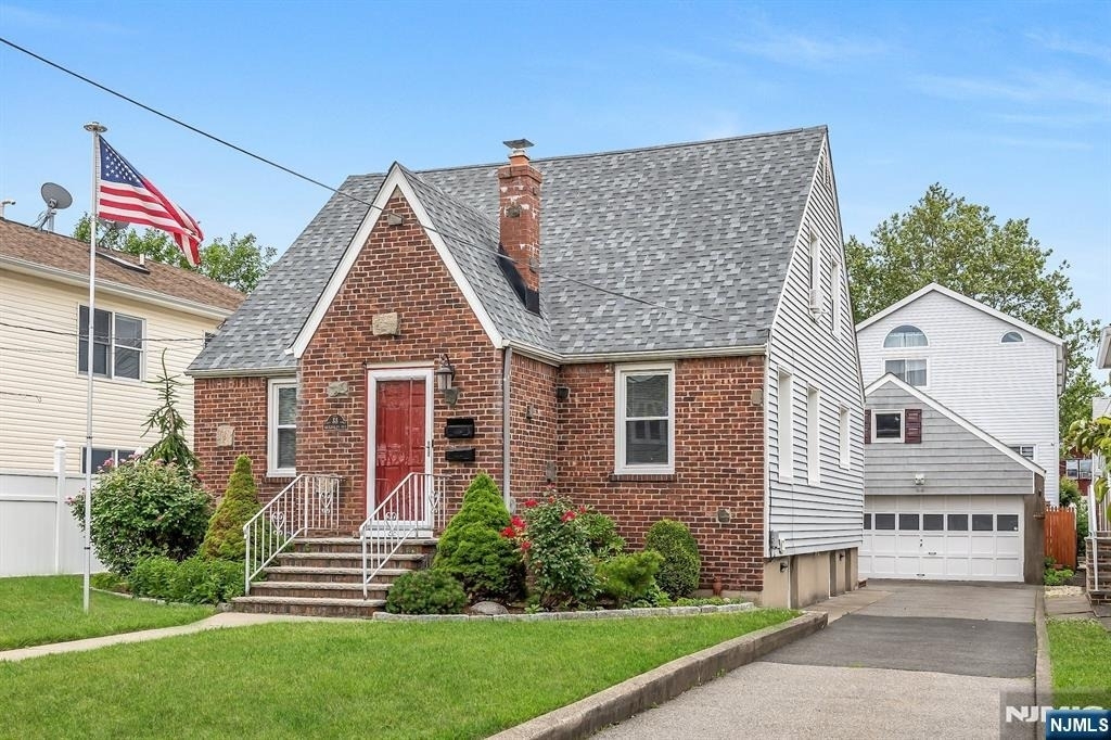 88 Mckinley - Photo 0