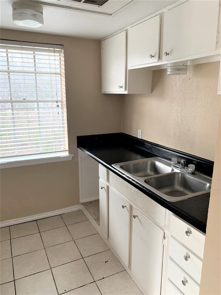 115 Kelly Street - Photo 5