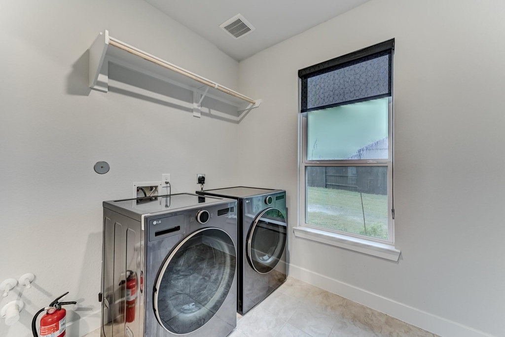 9522 Rialto Creek Drive - Photo 42