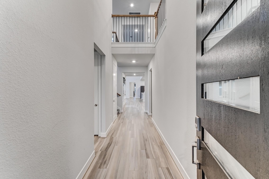 9522 Rialto Creek Drive - Photo 2