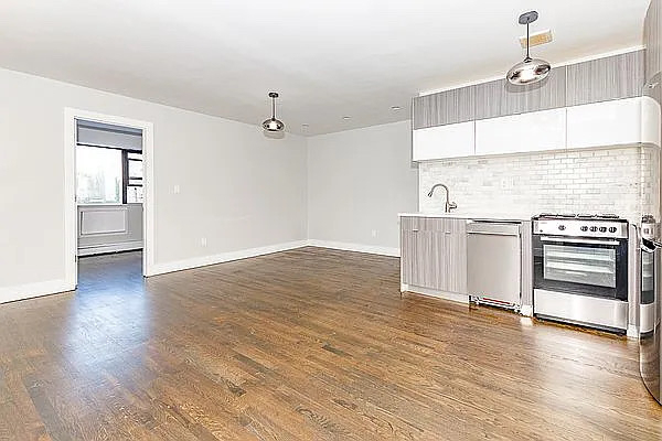 207 Schaefer Street - Photo 2