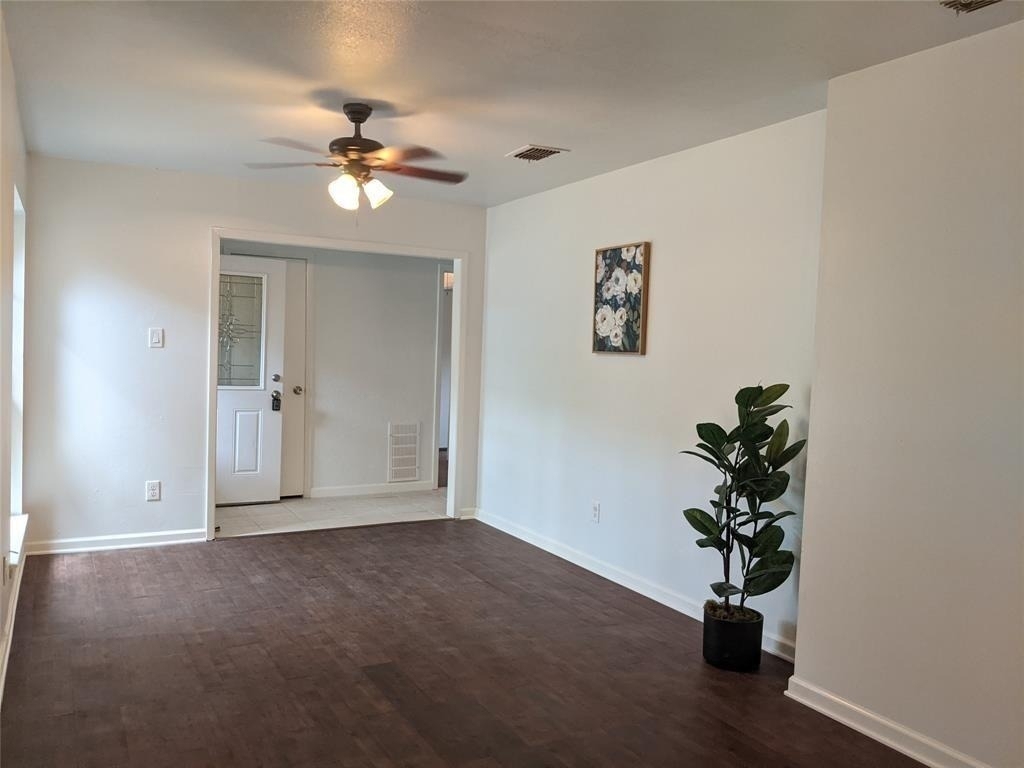 13114 Gina Street - Photo 7