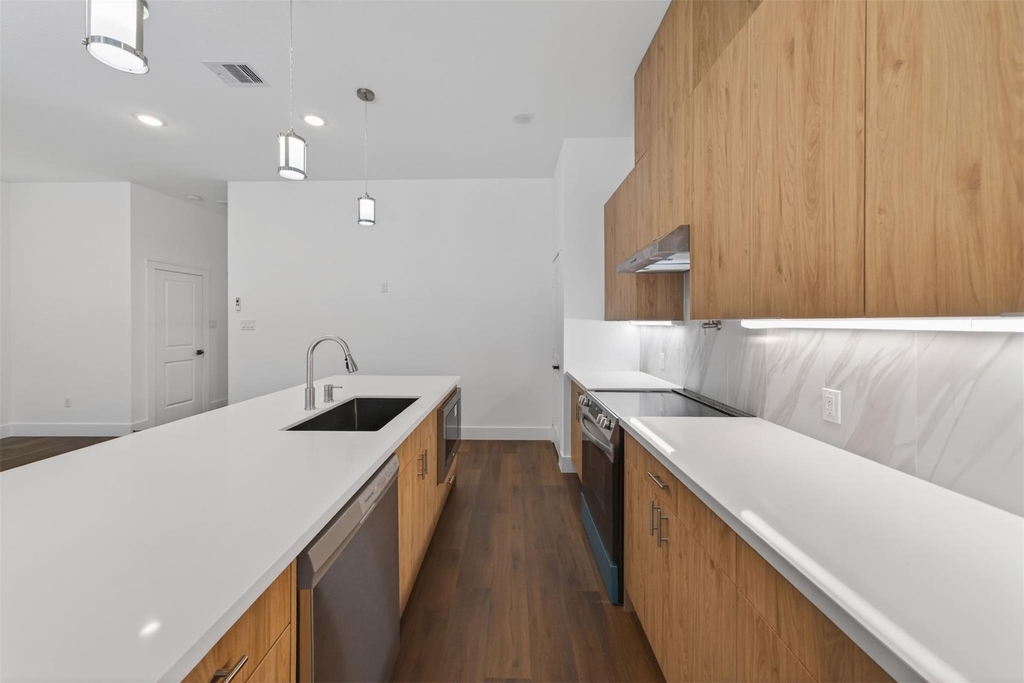 2714 Drew Street - Photo 5