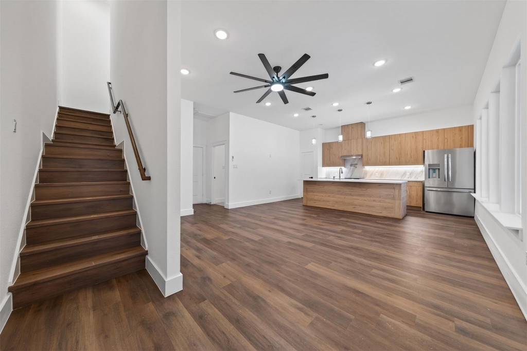 2714 Drew Street - Photo 10