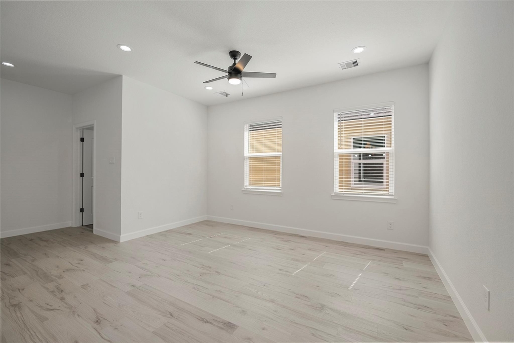 1078 Saint Clair Street - Photo 16