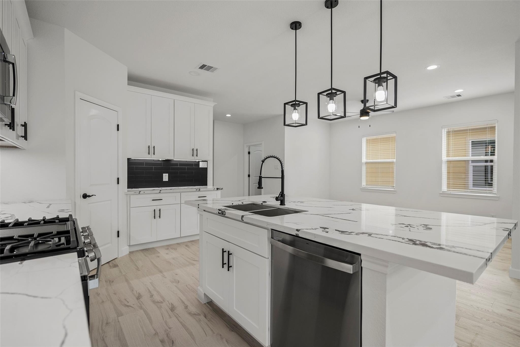 1078 Saint Clair Street - Photo 12