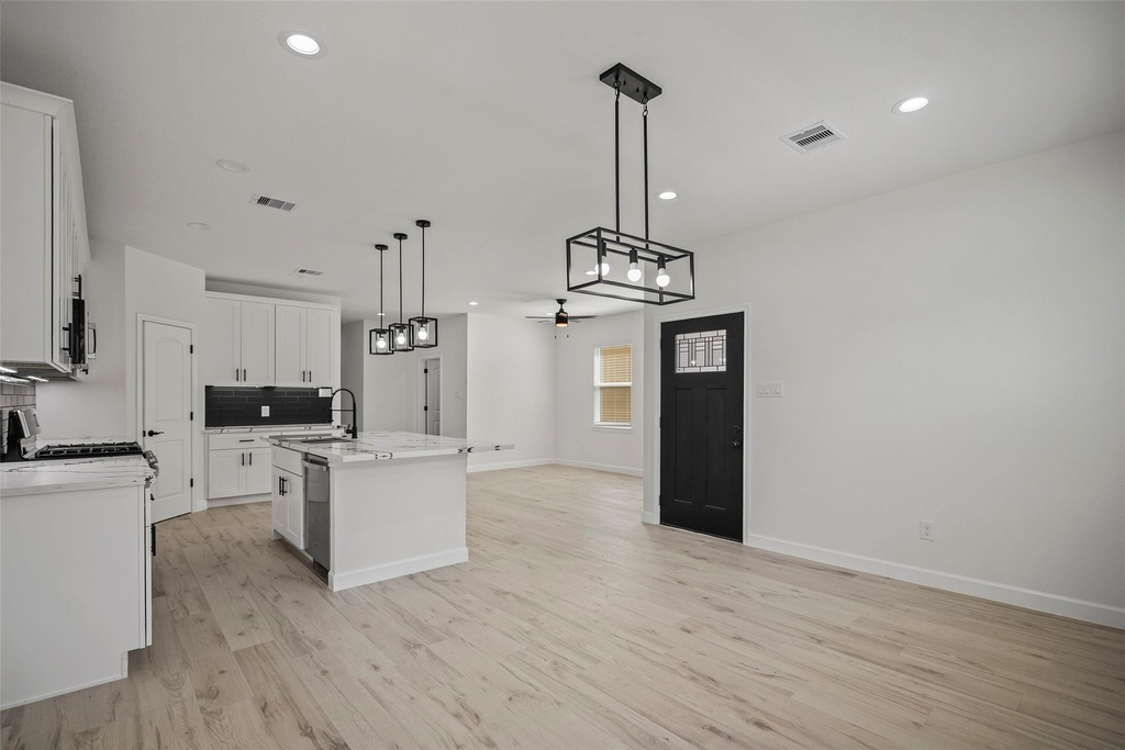 1078 Saint Clair Street - Photo 7
