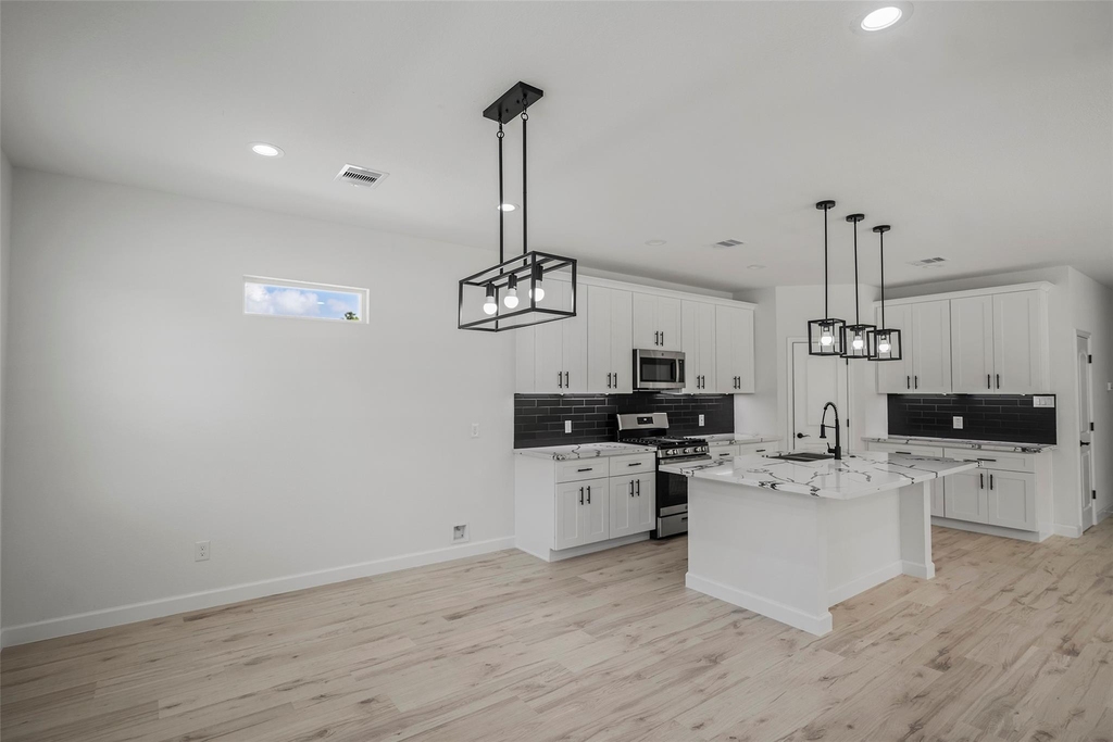 1078 Saint Clair Street - Photo 6