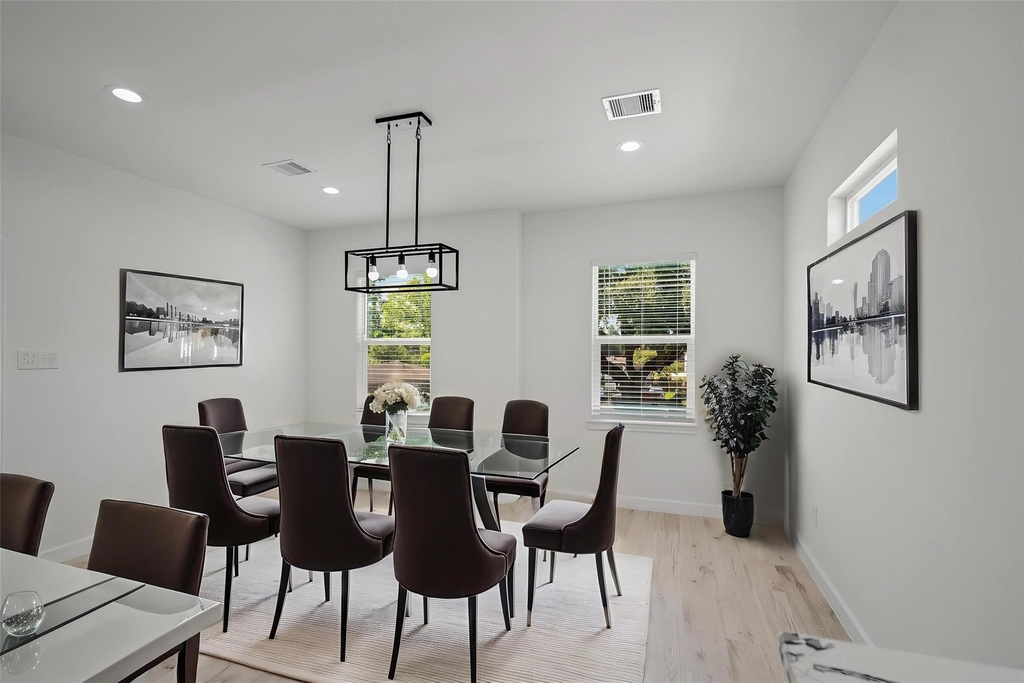 1078 Saint Clair Street - Photo 4
