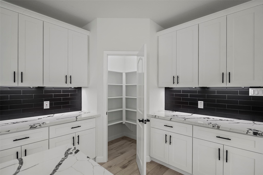1078 Saint Clair Street - Photo 10