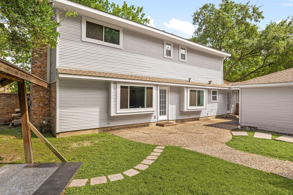 2114 Briargreen Drive - Photo 32