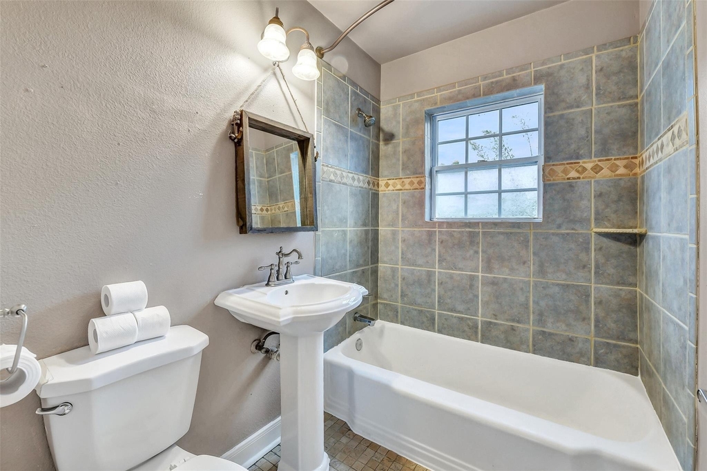 1110 64th Street - Photo 35