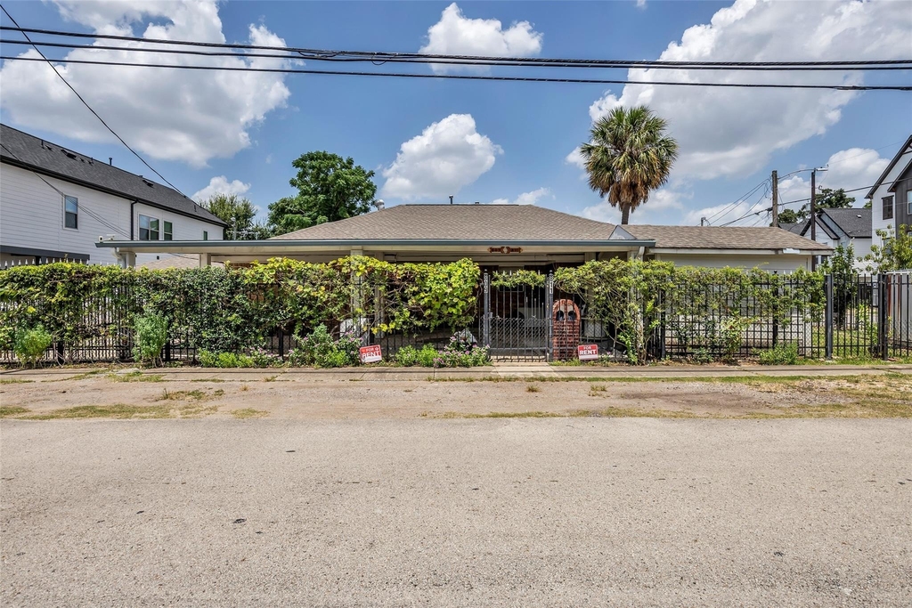 809 Brooks Street - Photo 17