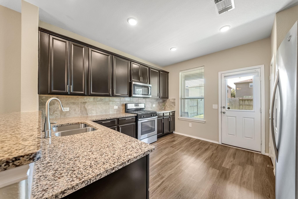 15815 Grey Boulder Drive - Photo 7