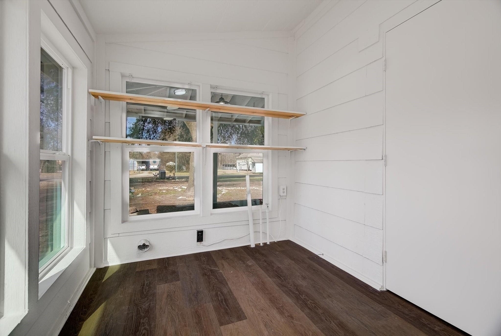 158 E 7th Street - Photo 30