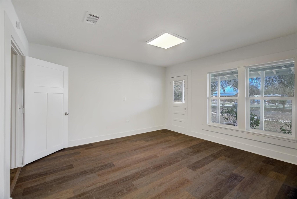 158 E 7th Street - Photo 16