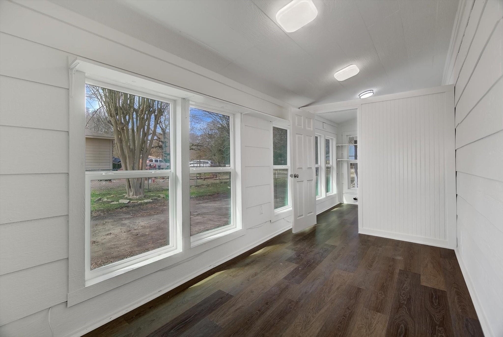 158 E 7th Street - Photo 32