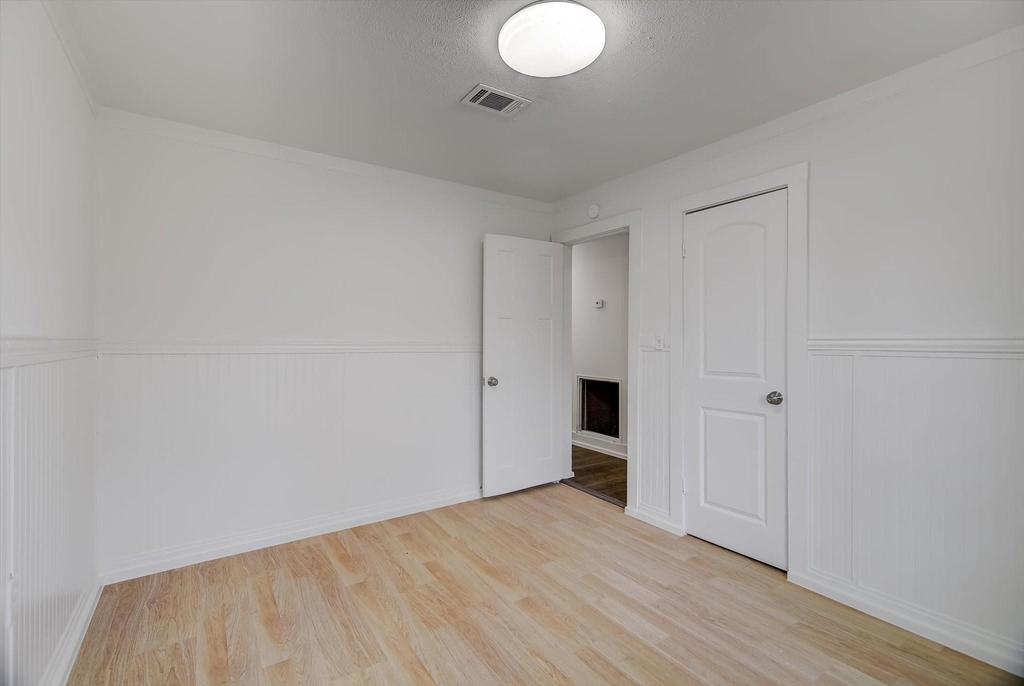 158 E 7th Street - Photo 24