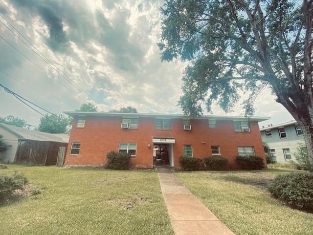 9006 Ilona Ln - Photo 0