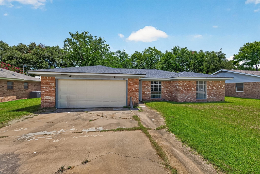 2013 Long Dr - Photo 2