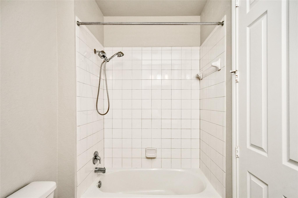 18225 Crystal Knoll Drive - Photo 26