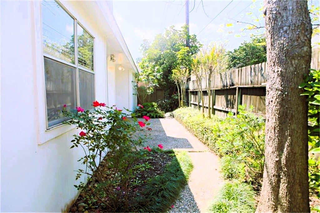 312 Champions Colony Iii - Photo 10