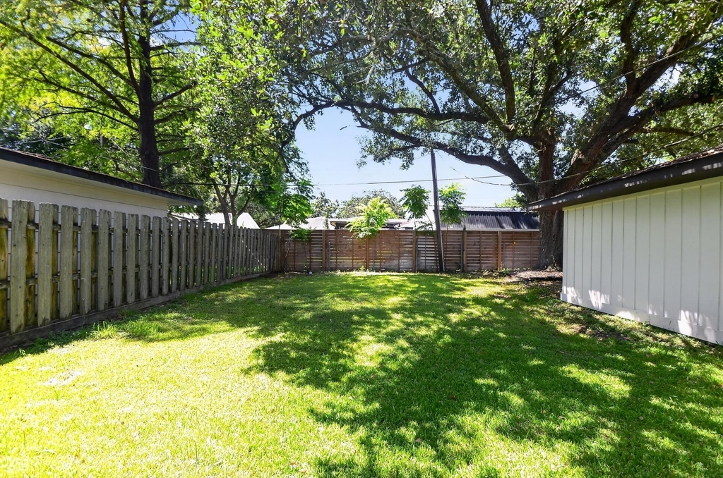 5675 Sylmar Road - Photo 33