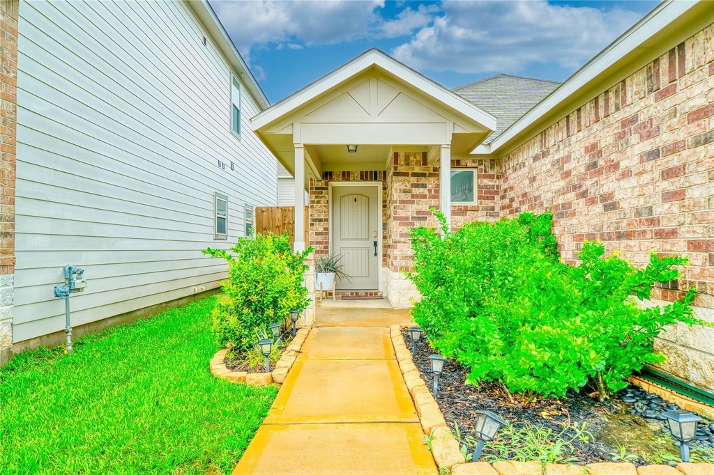 7919 Cypress Country Drive - Photo 2