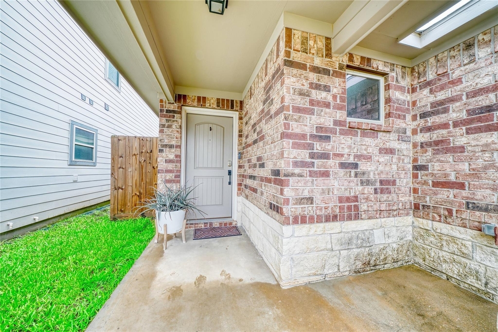 7919 Cypress Country Drive - Photo 3
