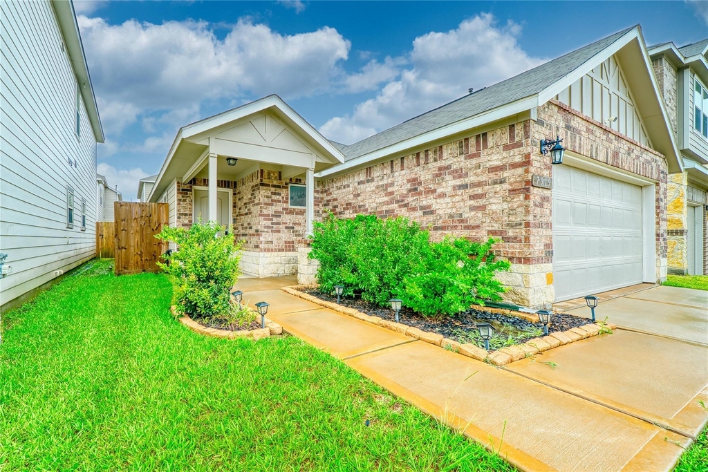 7919 Cypress Country Drive - Photo 1