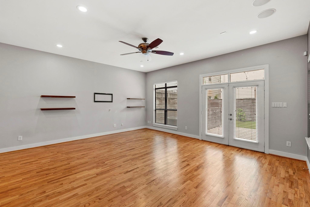 1410 Knox Street - Photo 11