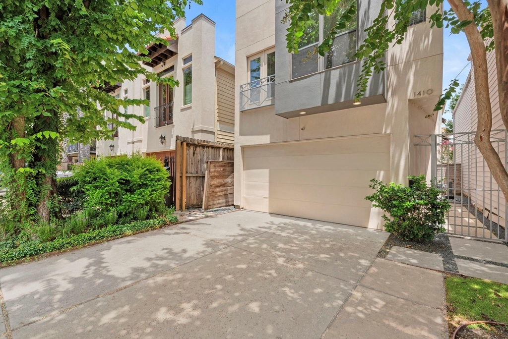 1410 Knox Street - Photo 1