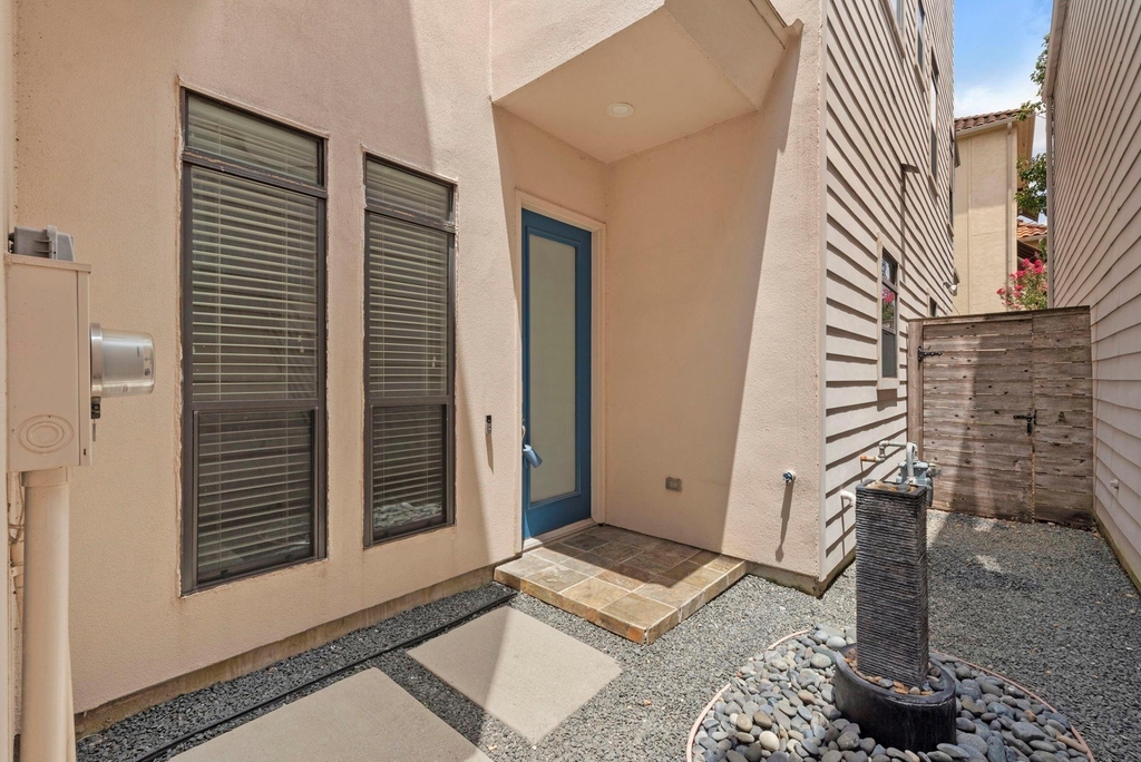 1410 Knox Street - Photo 4