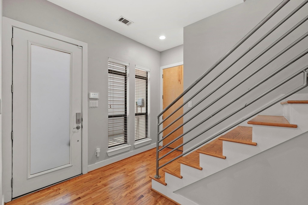1410 Knox Street - Photo 6