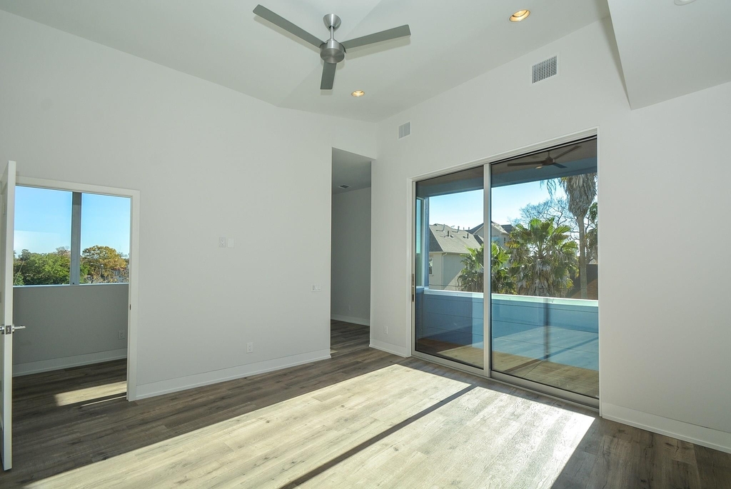 1907 Oakdale Street - Photo 21