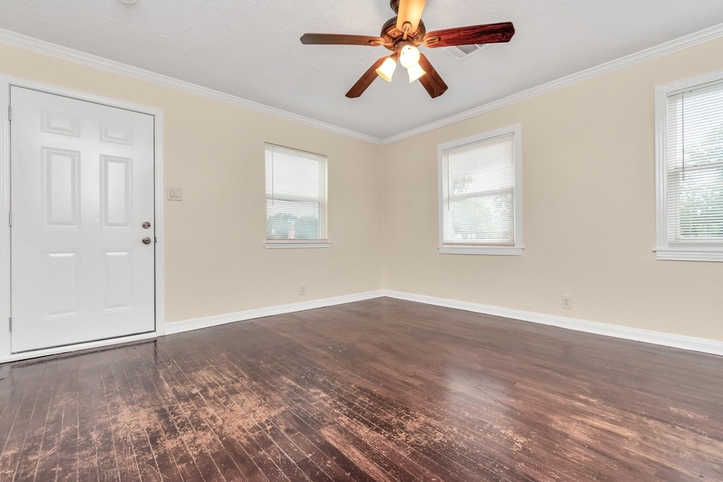 4701 Burket - Photo 3