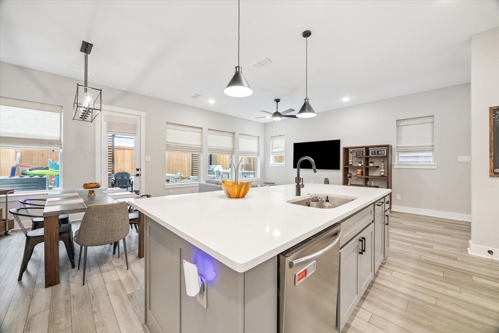10974 Hewitt Cliff Lane - Photo 10