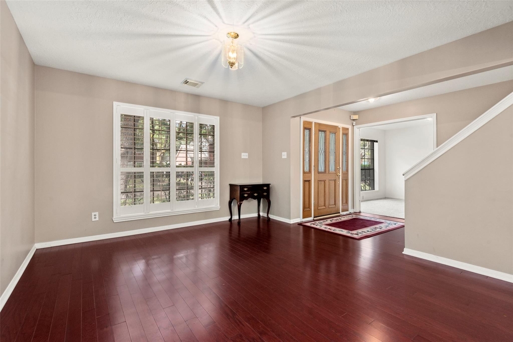 2415 Parkwood Lane - Photo 9