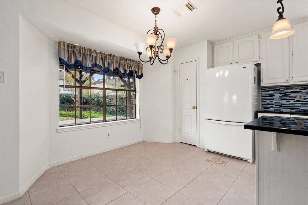 2415 Parkwood Lane - Photo 19