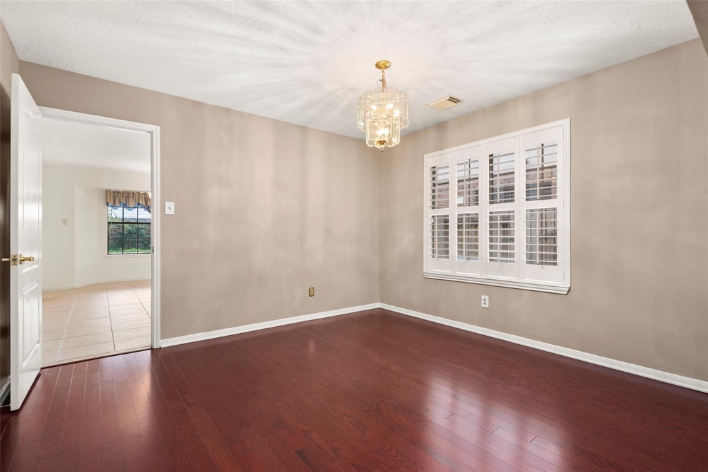 2415 Parkwood Lane - Photo 10