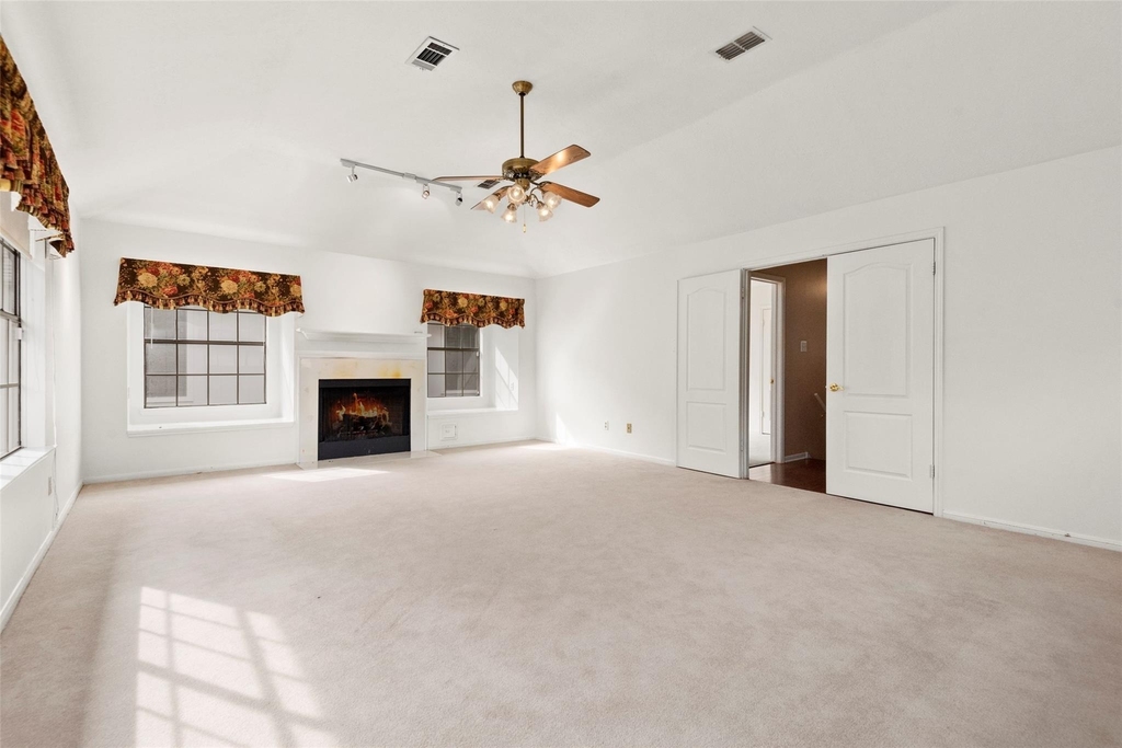 2415 Parkwood Lane - Photo 27
