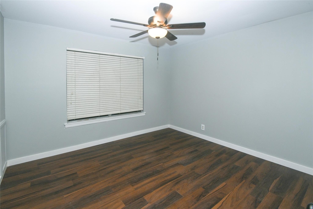 204 E 18th Street - Photo 5