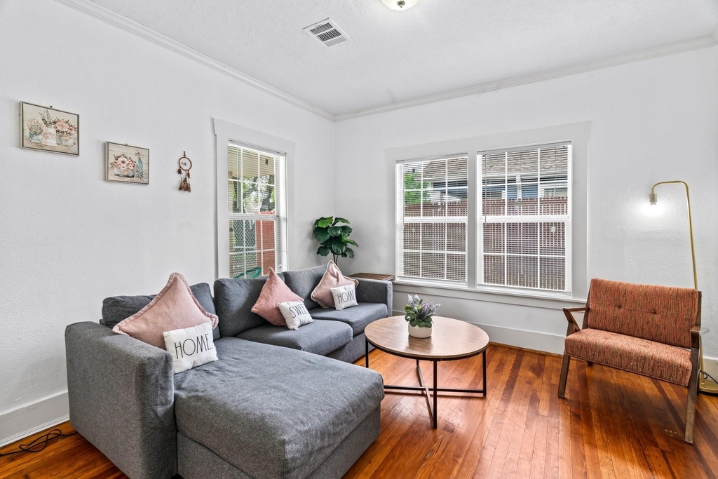 5217 Claremont Street - Photo 3