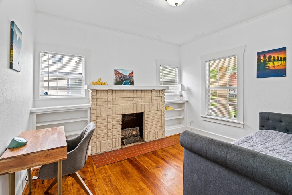 5217 Claremont Street - Photo 2
