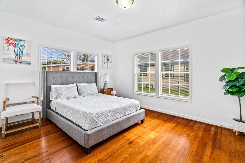 5217 Claremont Street - Photo 4