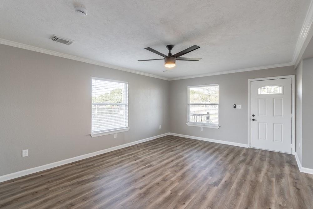 725 10th Street - Photo 6