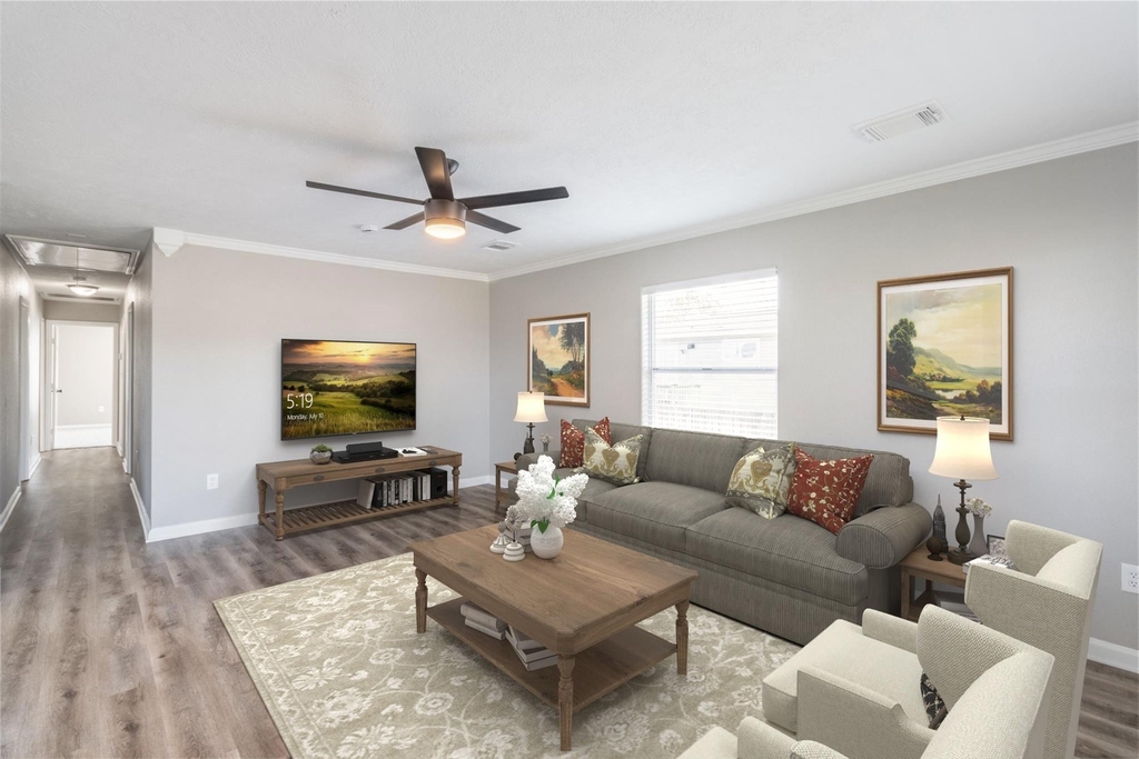 725 10th Street - Photo 2